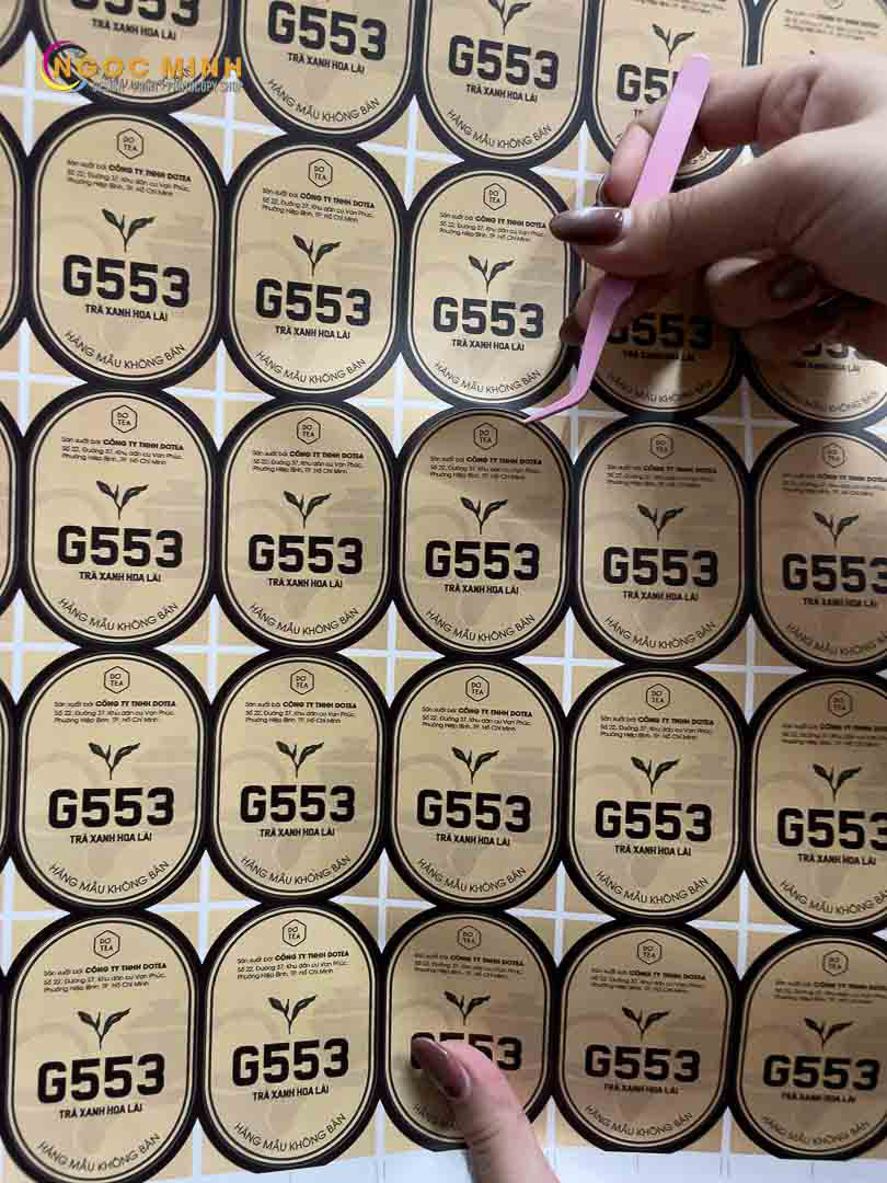 Tem nhãn trà oval kraft in đen tại CÔNG TY IN NGỌC MINH